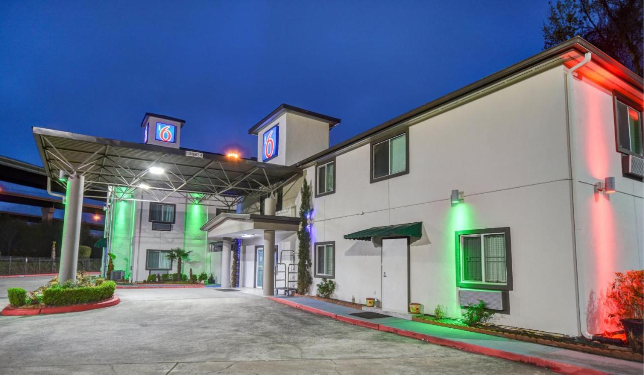 Motel 6 Humble, Tx - Houston International Airport Bagian luar foto