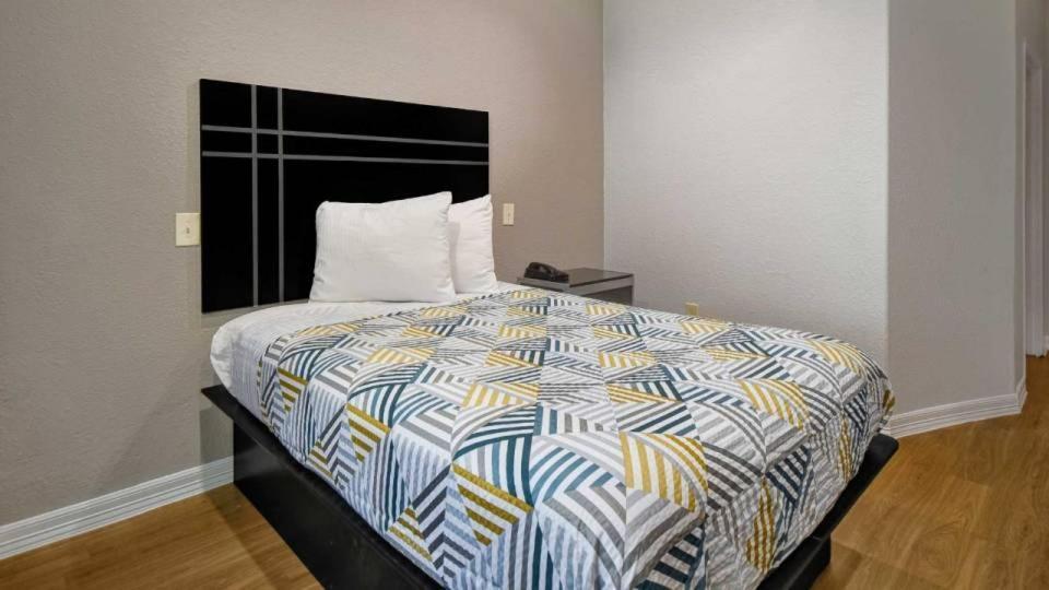 Motel 6 Humble, Tx - Houston International Airport Bagian luar foto
