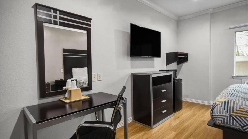 Motel 6 Humble, Tx - Houston International Airport Bagian luar foto